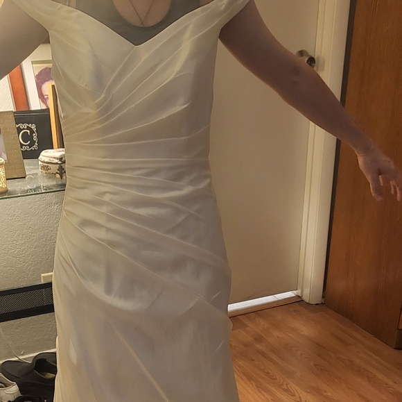 Wedding dress - Picture 4 of 5